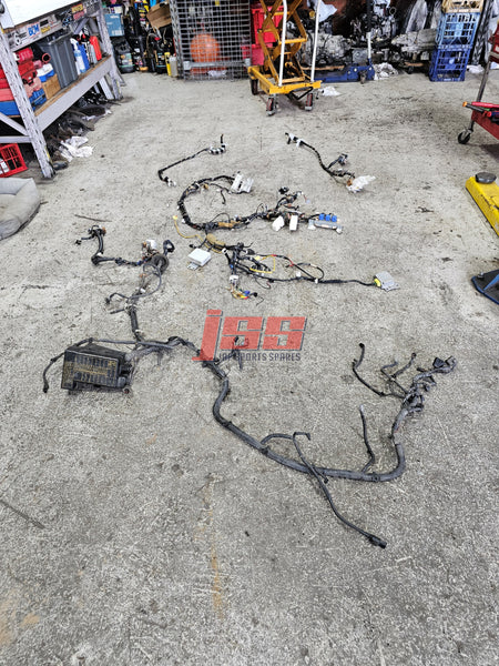 NISSAN SKYLINE R34 ENGINE BAY BODY WIRING LOOM HARNESS UNDER DASH GTT TURBO SEDAN MANUAL  1998
